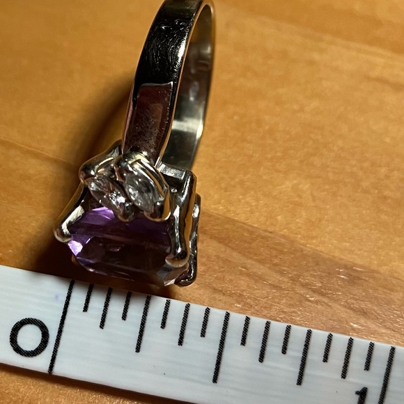 14kt White Gold Diamond Amethyst Ring. Sz 5.5 - Picture 13 of 14